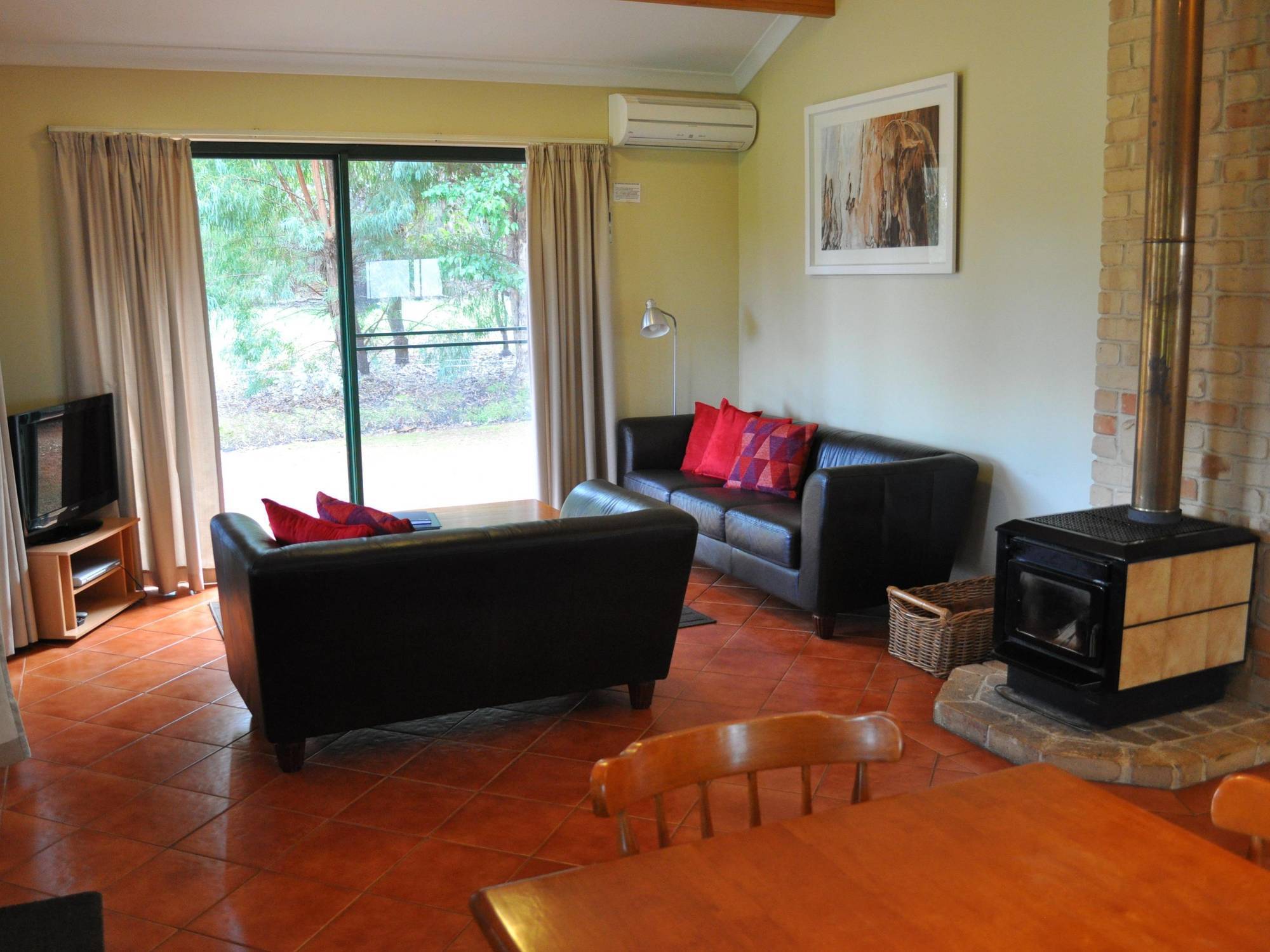 Karri Valley Chalets Pemberton Bagian luar foto