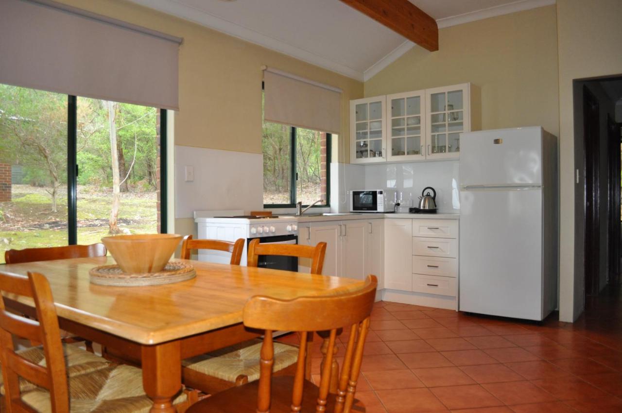Karri Valley Chalets Pemberton Bagian luar foto