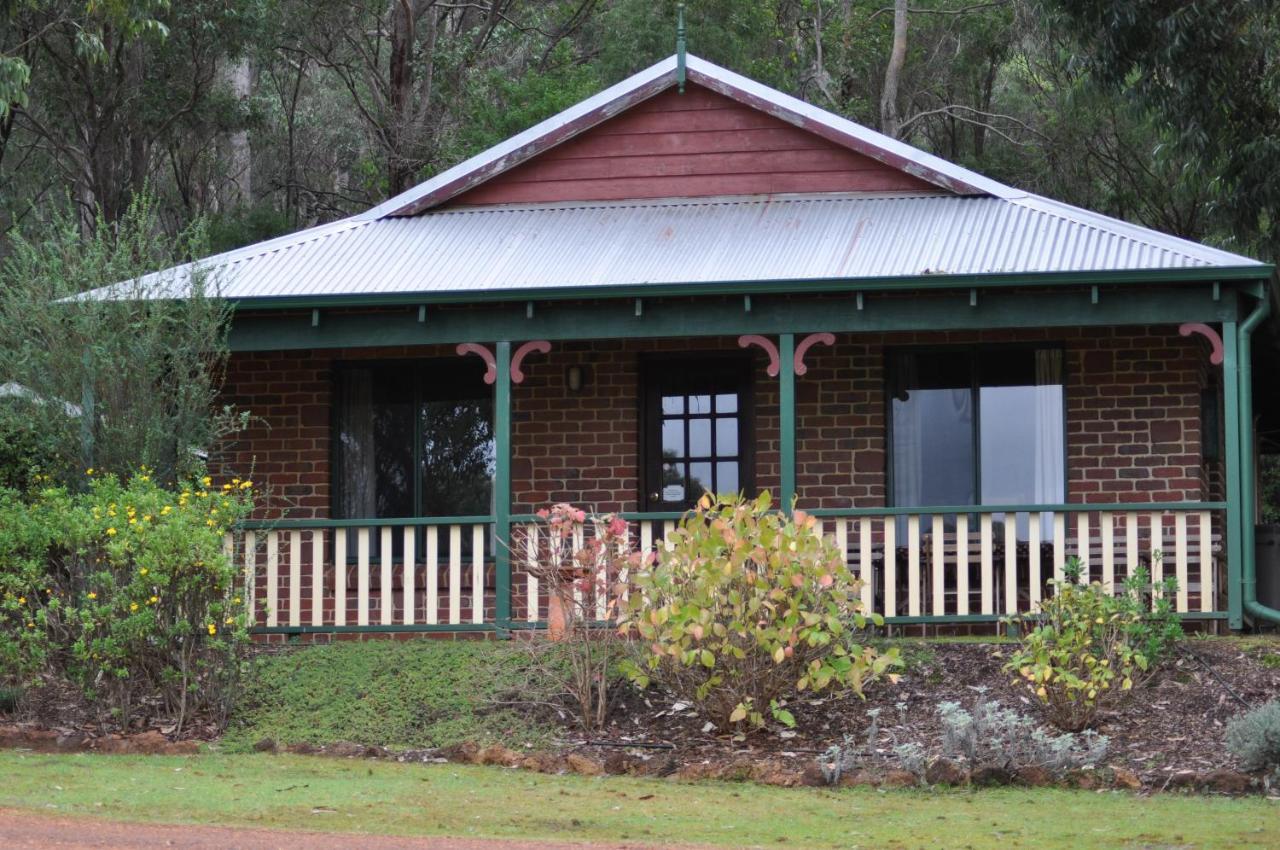 Karri Valley Chalets Pemberton Bagian luar foto