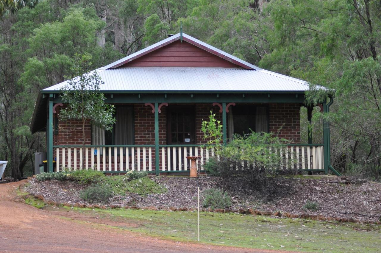 Karri Valley Chalets Pemberton Bagian luar foto